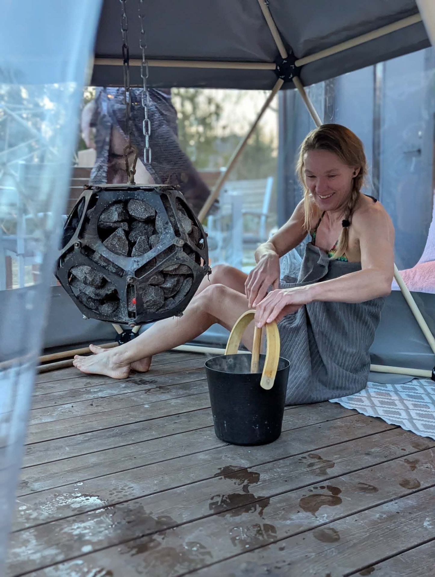 THE FLYING DODECAHEDRON. Worldwide. Icosauna